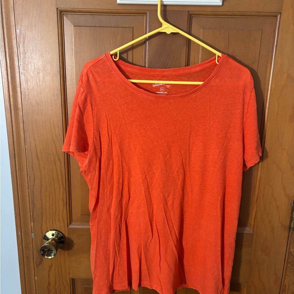 Universal Thread Vibrant Orange Short Sleeve Tee